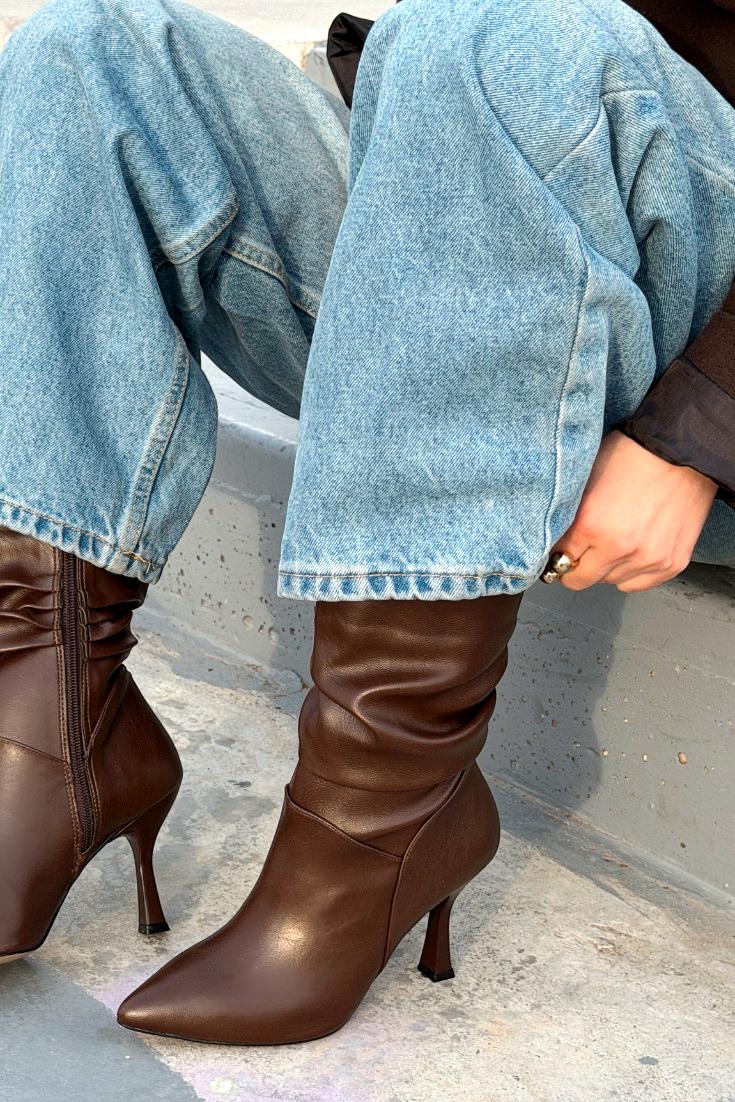 Brilora Kadın Topuklu Bot Kahverengi Süet Körüklü - ILOVESHOES