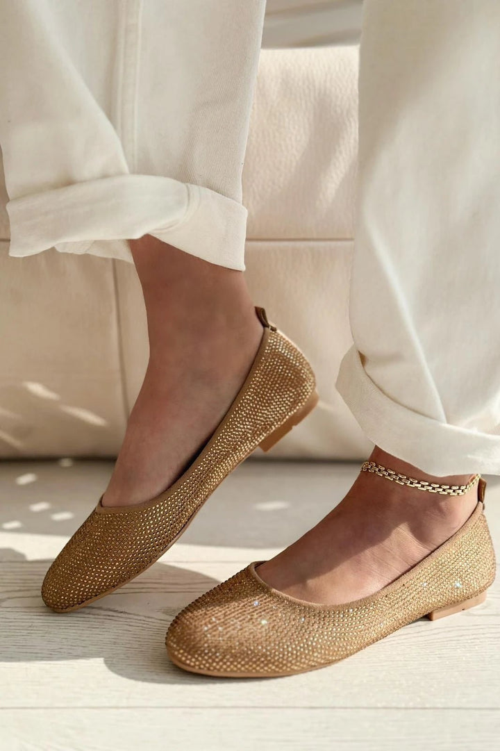 Lodiya Saten Taş Detaylı Babet Bej - ILOVESHOES