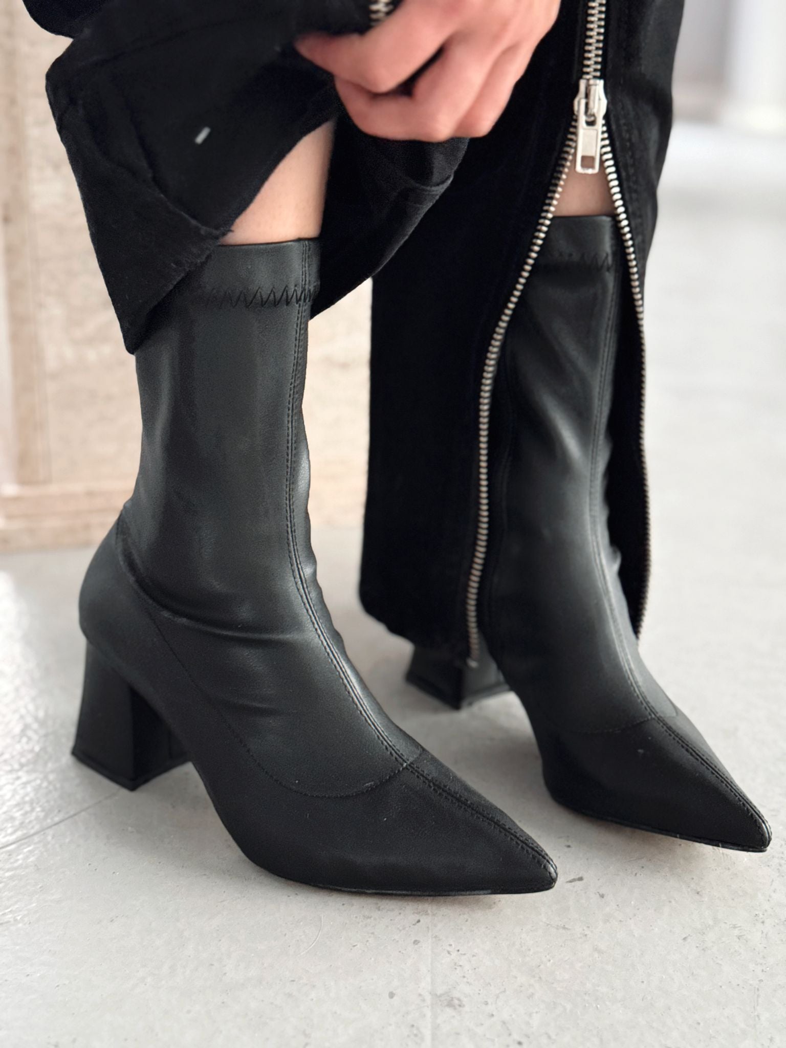Nysea Kadın Topuklu Streç Bot Siyah Mat Deri - ILOVESHOES