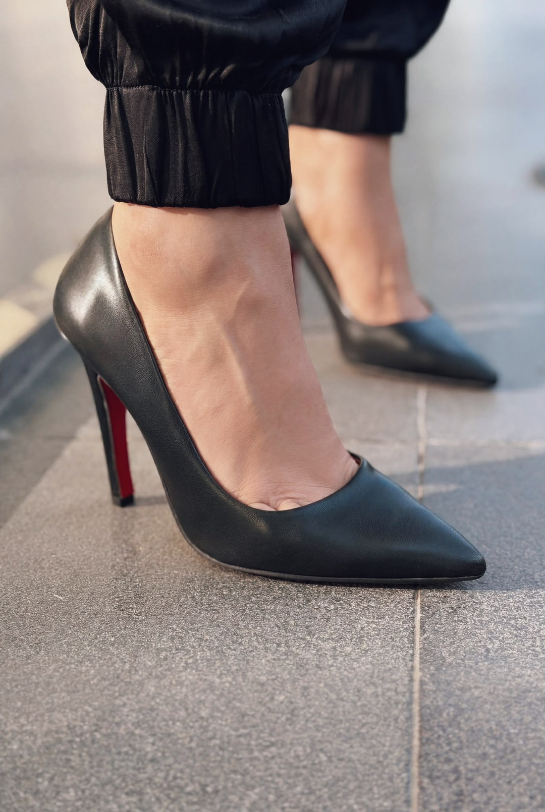 Noxi Siyah Mat Deri Kadın Stiletto