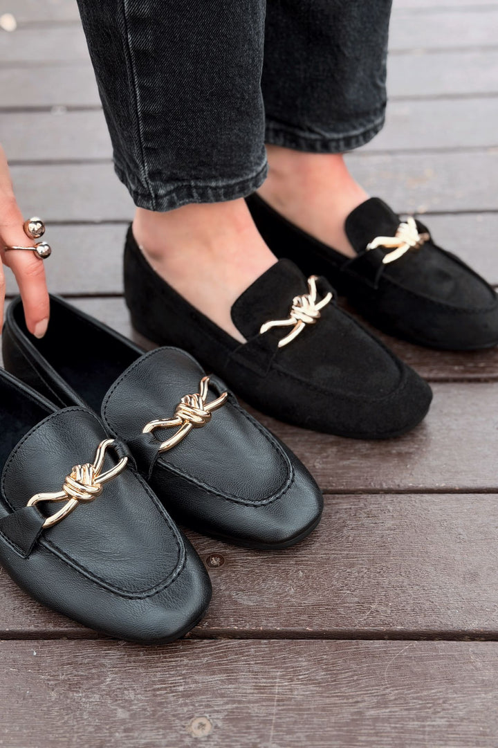 Avelis Kadın Loafer Siyah Süet Fiyonk Detaylı