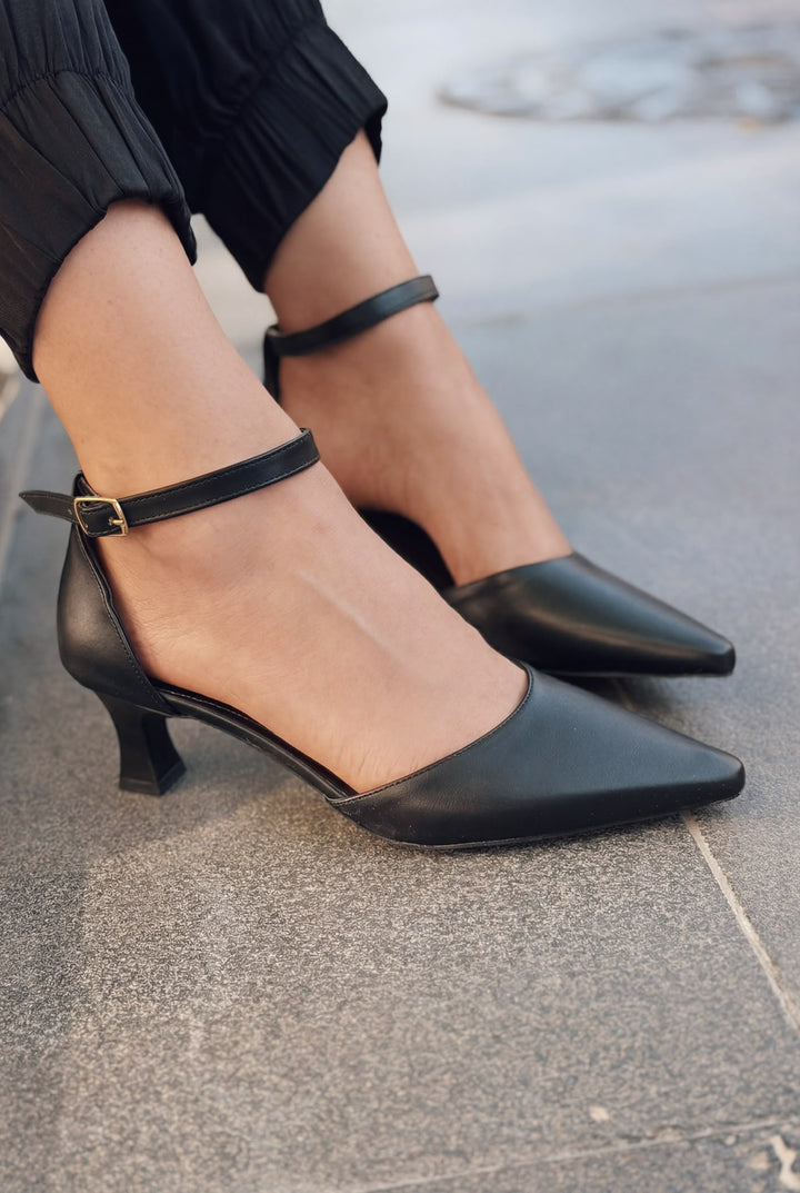 Arlin Siyah Mat Deri Kadın Stiletto