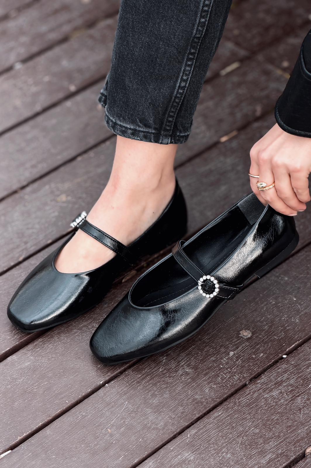 Selia Kadın Babet Siyah Kırışık Rugan - ILOVESHOES