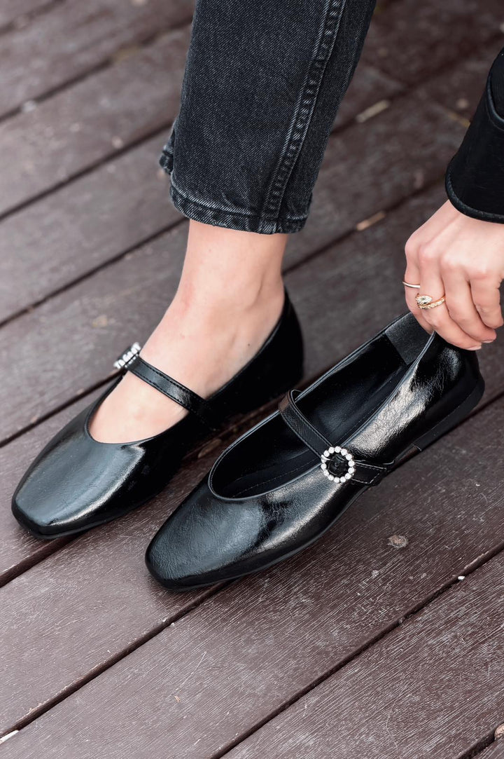 Selia Kadın Babet Siyah Kırışık Rugan - ILOVESHOES