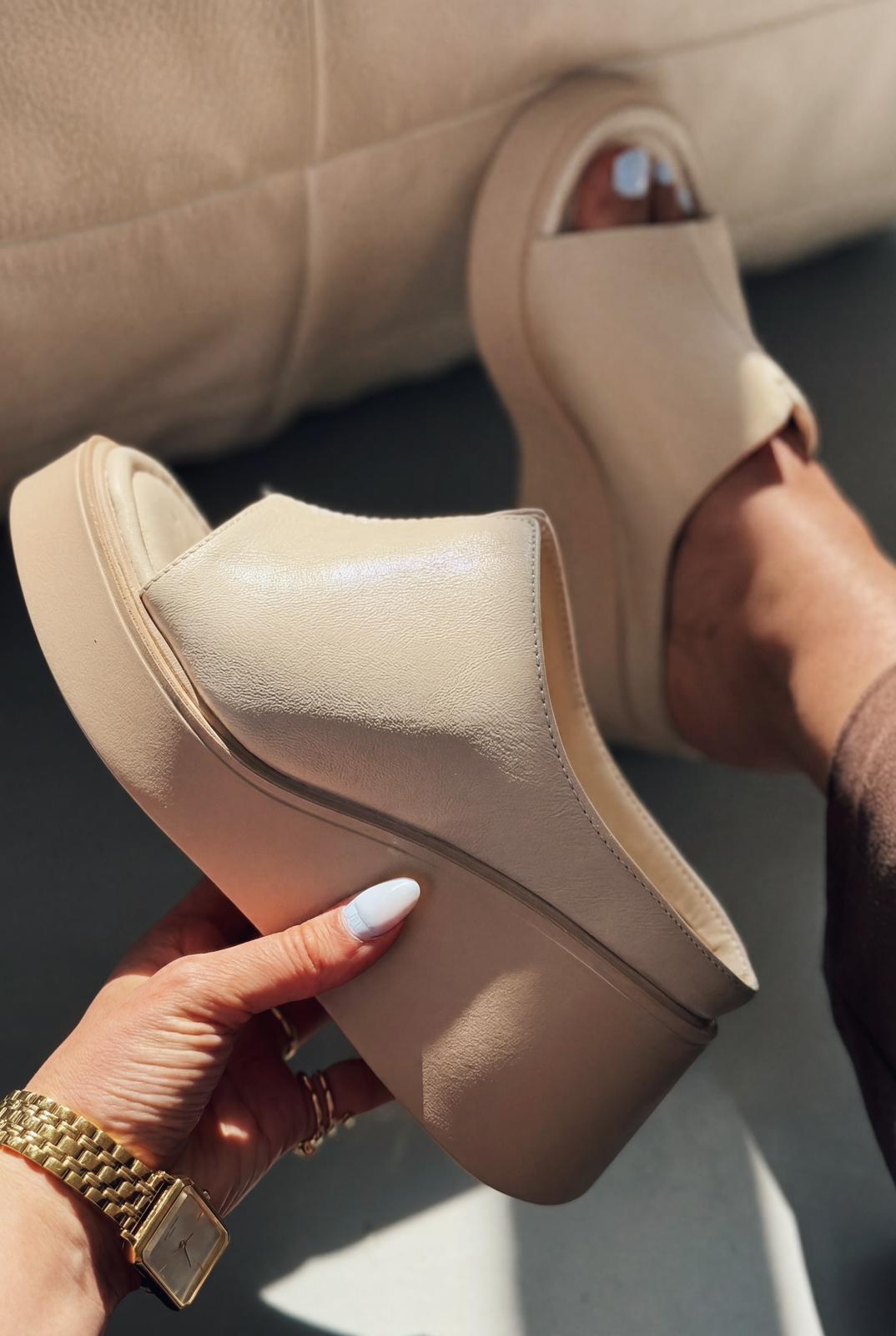 Torvyn Bej Mat Deri Kadın Dolgu Topuklu Terlik - ILOVESHOES