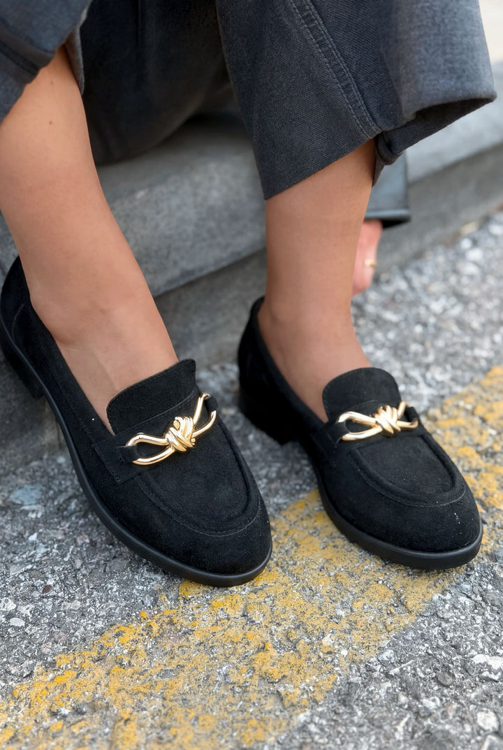Norel Kadın Loafer Siyah Süet Fiyonk Detaylı - ILOVESHOES