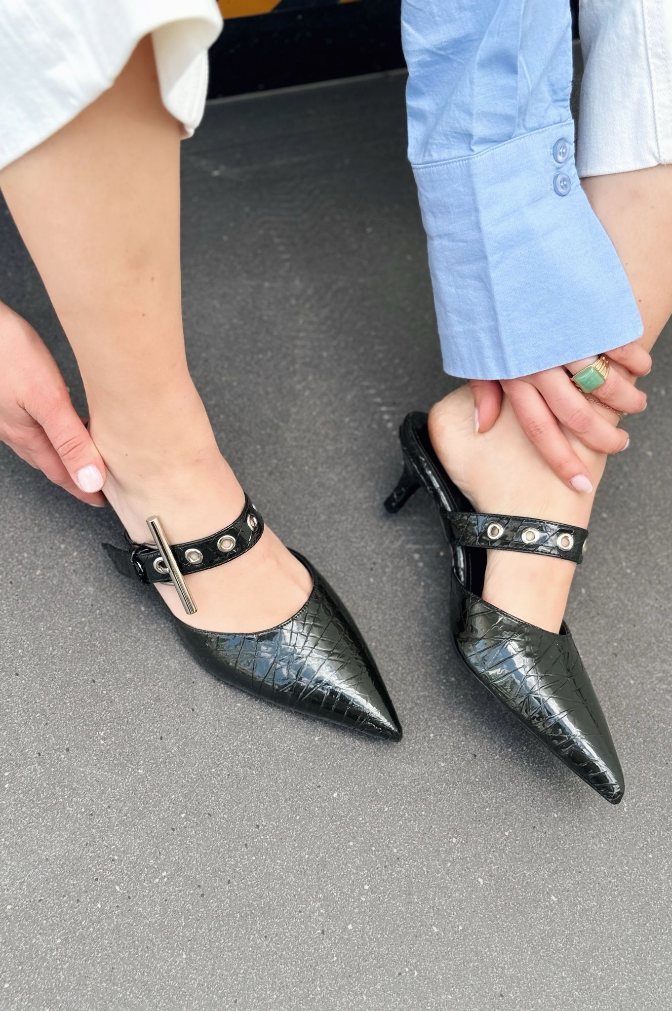 Karonsa Kroko Desen Siyah Toka Detaylı Kadın Terlik - ILOVESHOES