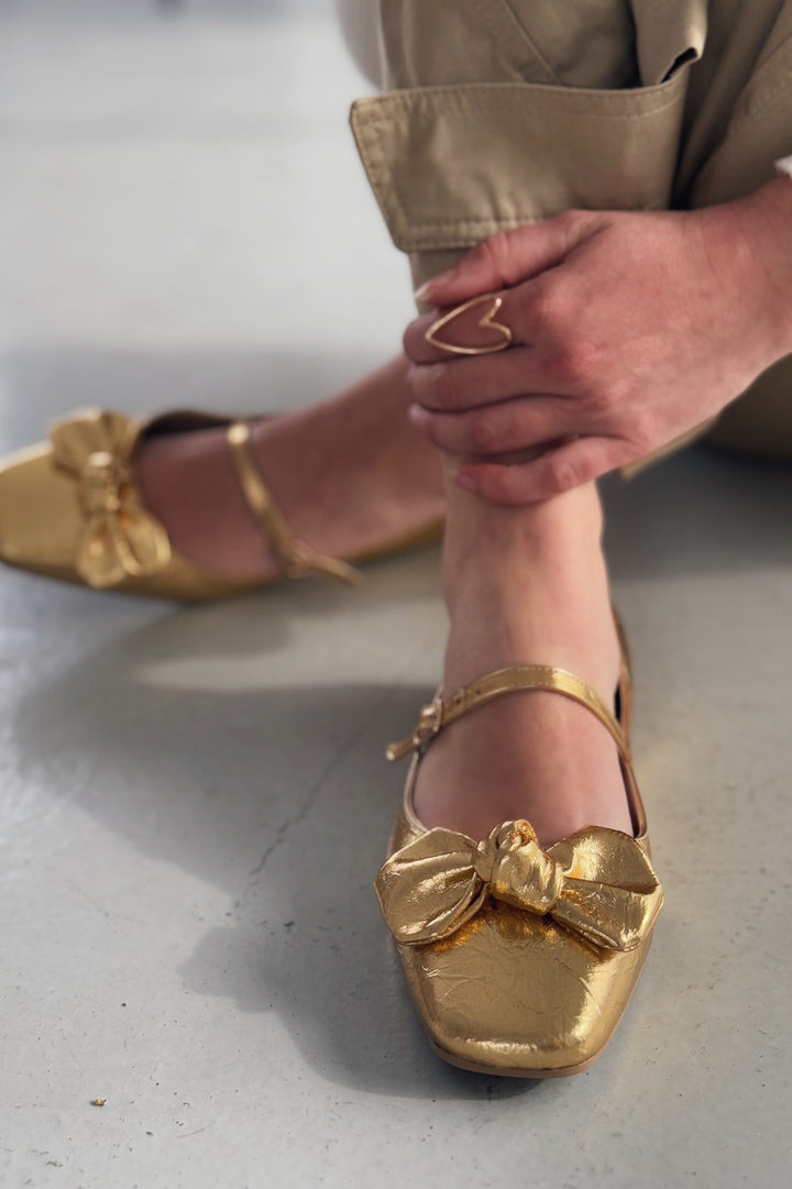 Ratins Wrinkled Leather Gold Ribbon Detailed Women&