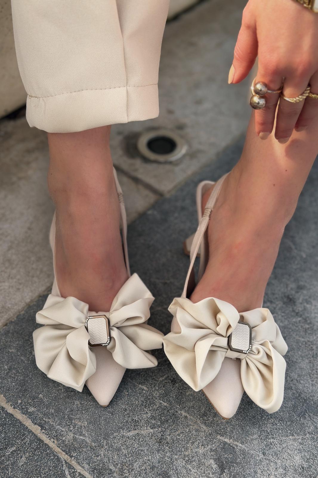 Velune Stiletto Bej Saten Fiyonk Detaylı - ILOVESHOES