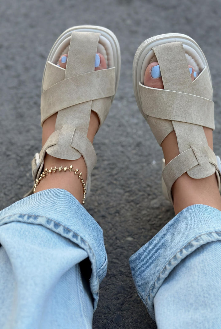 Evyra Bej Süet Kadın Sandalet - ILOVESHOES