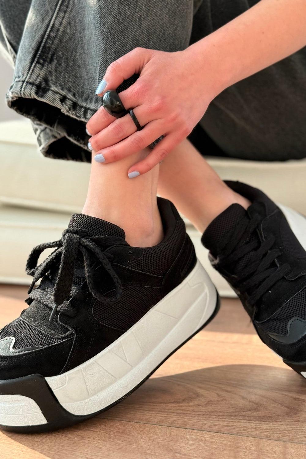 Ravela Siyah Fileli Yüksek Taban Kadın Spor Ayakkabı - ILOVESHOES Türkiye