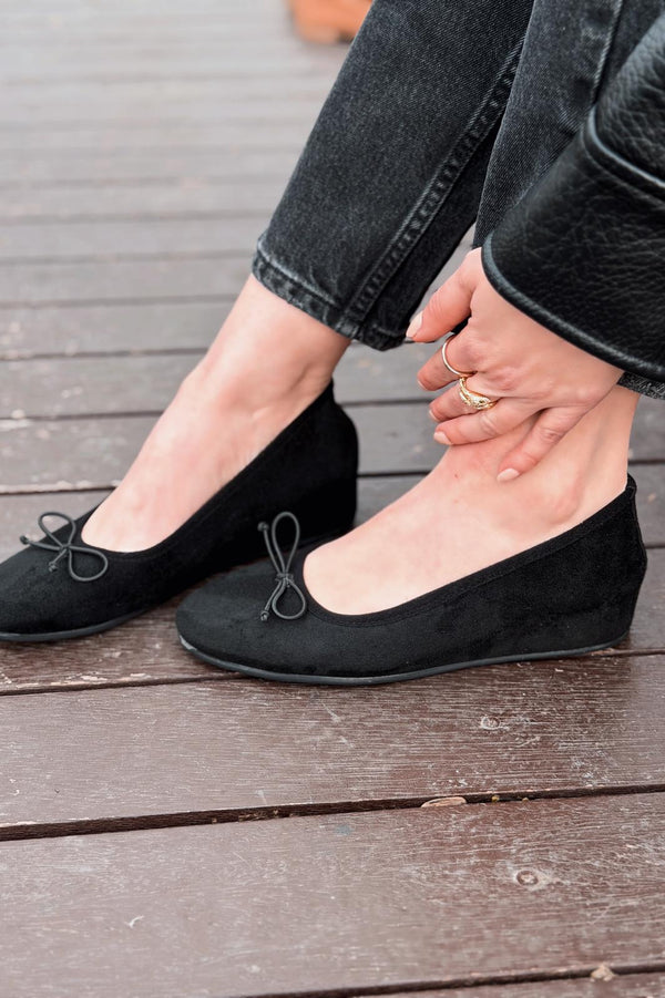 Stellor Kadın Babet Siyah Süet Dolgu Topuklu - ILOVESHOES