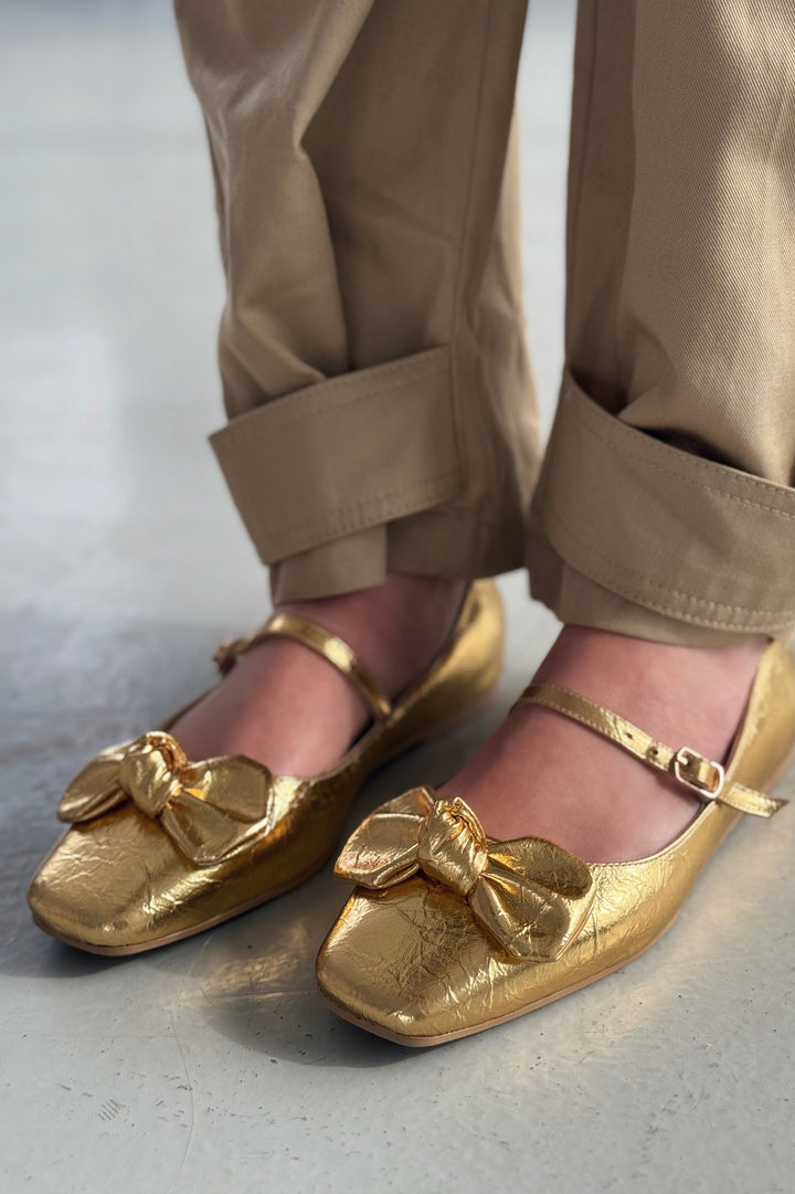 Ratins Wrinkled Leather Gold Ribbon Detailed Women&