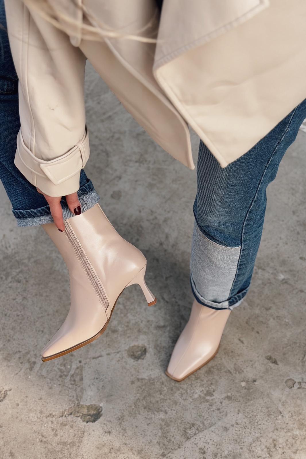 Alderie Kadın Topuklu Bot Bej Mat Deri - ILOVESHOES