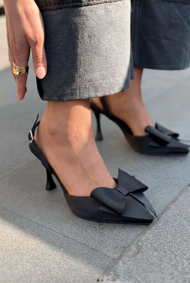Mora Topuklu Ayakkabı Siyah Saten Fiyonk Detaylı - ILOVESHOES