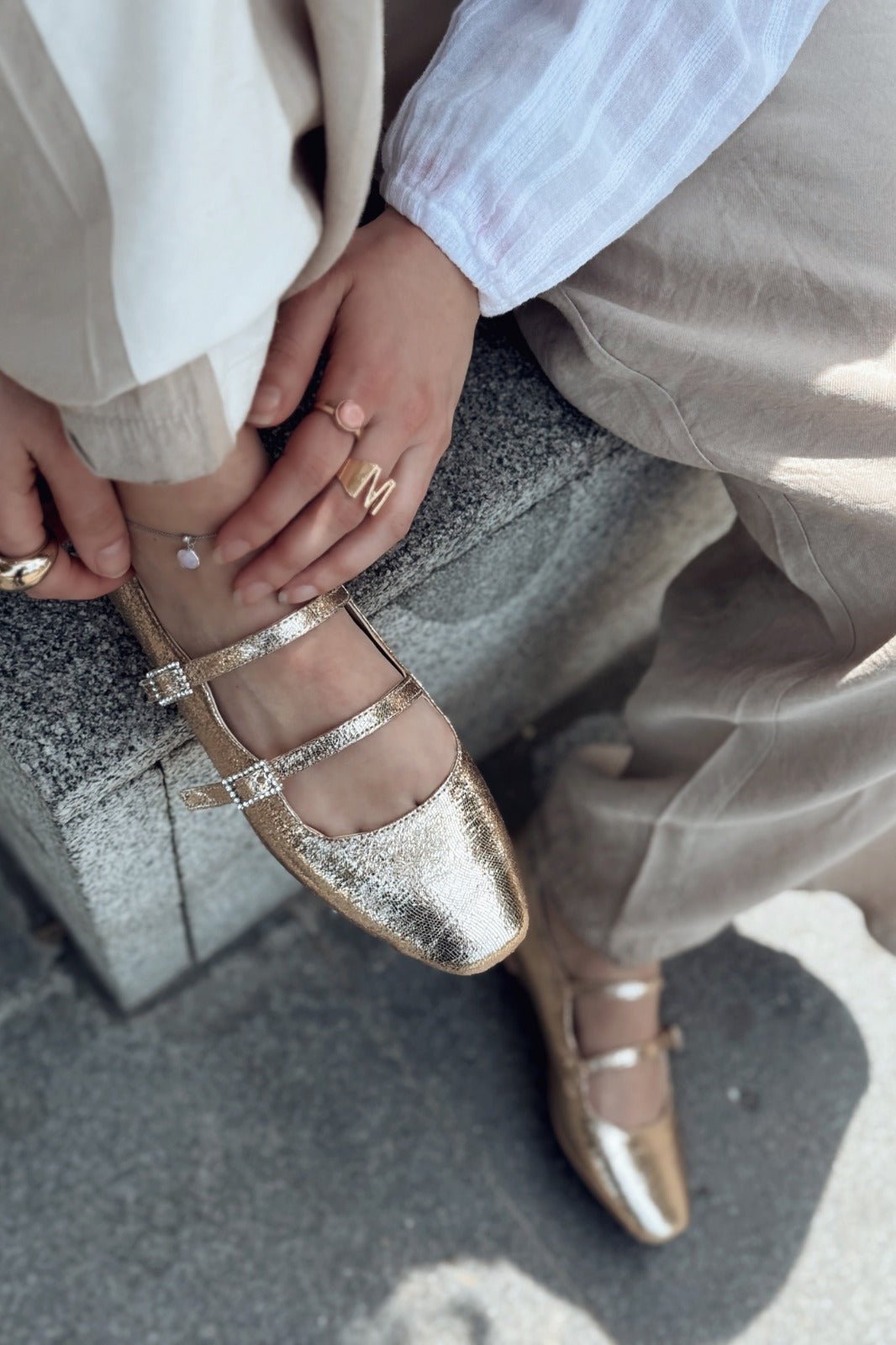 Harwor Parlak Deri Toka Detaylı Kadın Babet Gold - ILOVESHOES