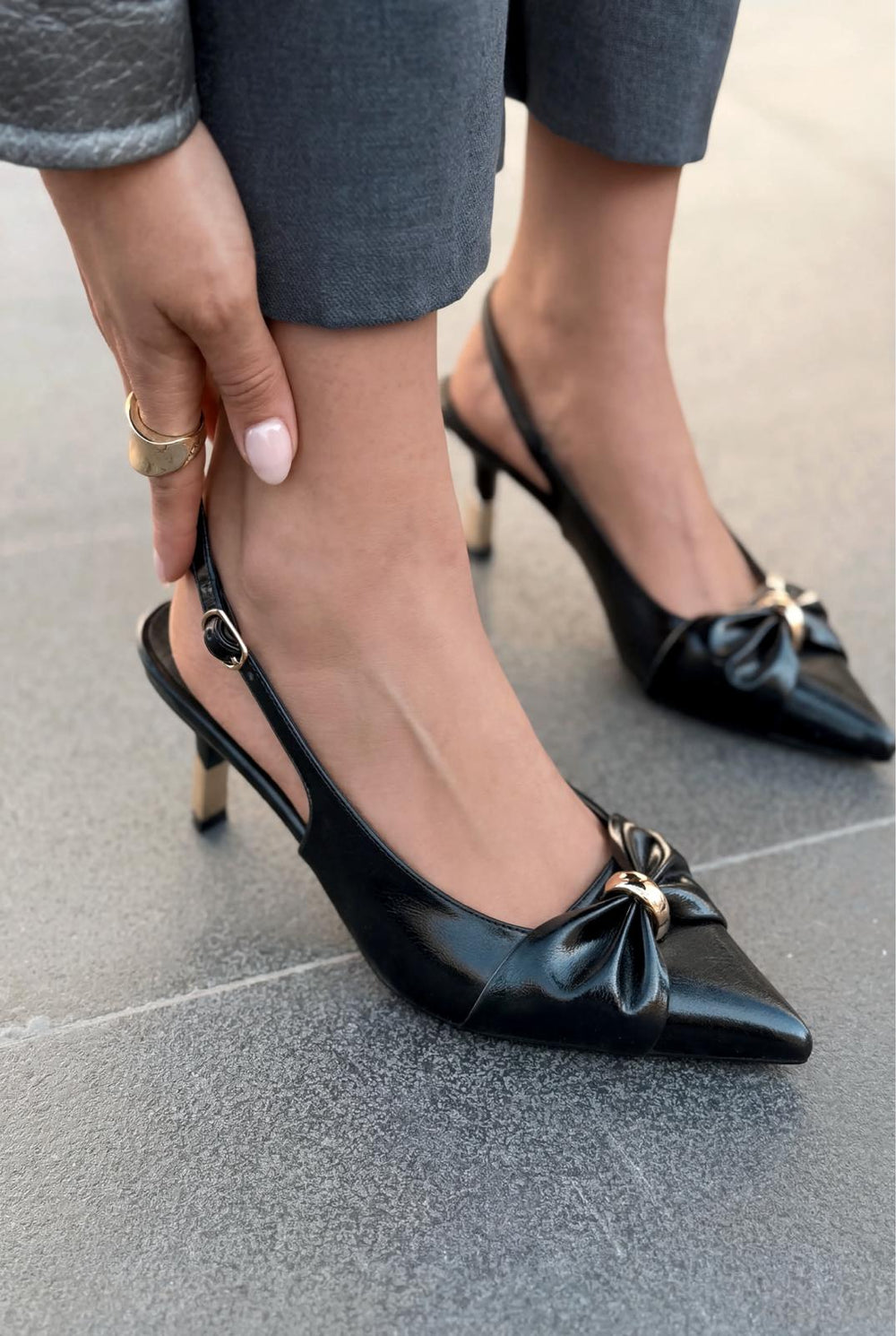 Lorvani Stiletto Siyah Mat Deri Fiyonk Detaylı - ILOVESHOES