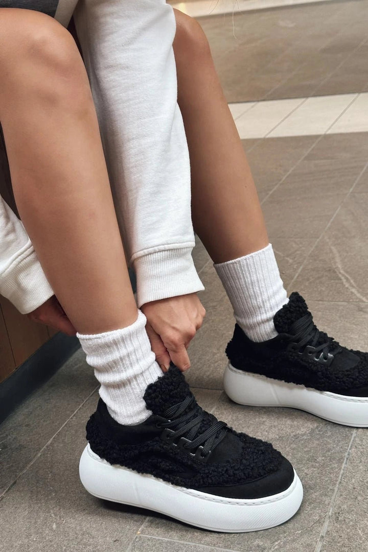 Poffy Peluş Kalın Taban Kadın Spor Ayakkabı Siyah - ILOVESHOES