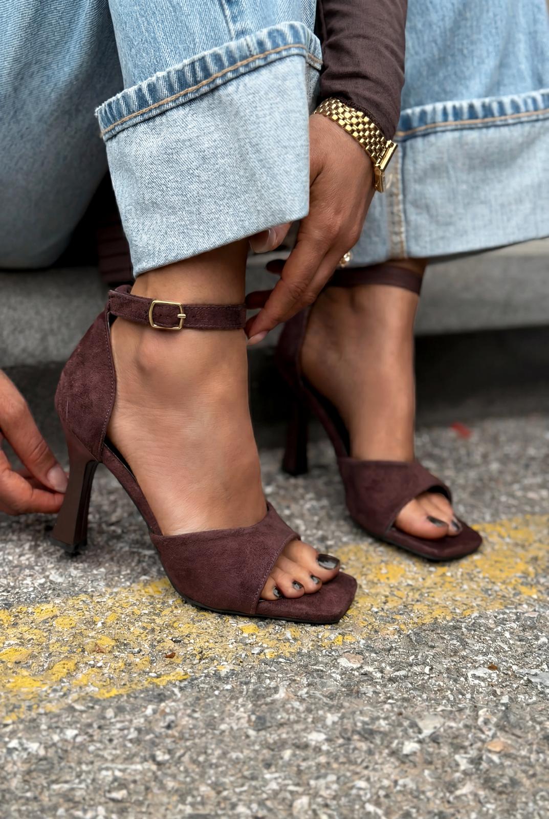 Arnel Acıkahve Süet Kadın Topuklu Sandalet - ILOVESHOES