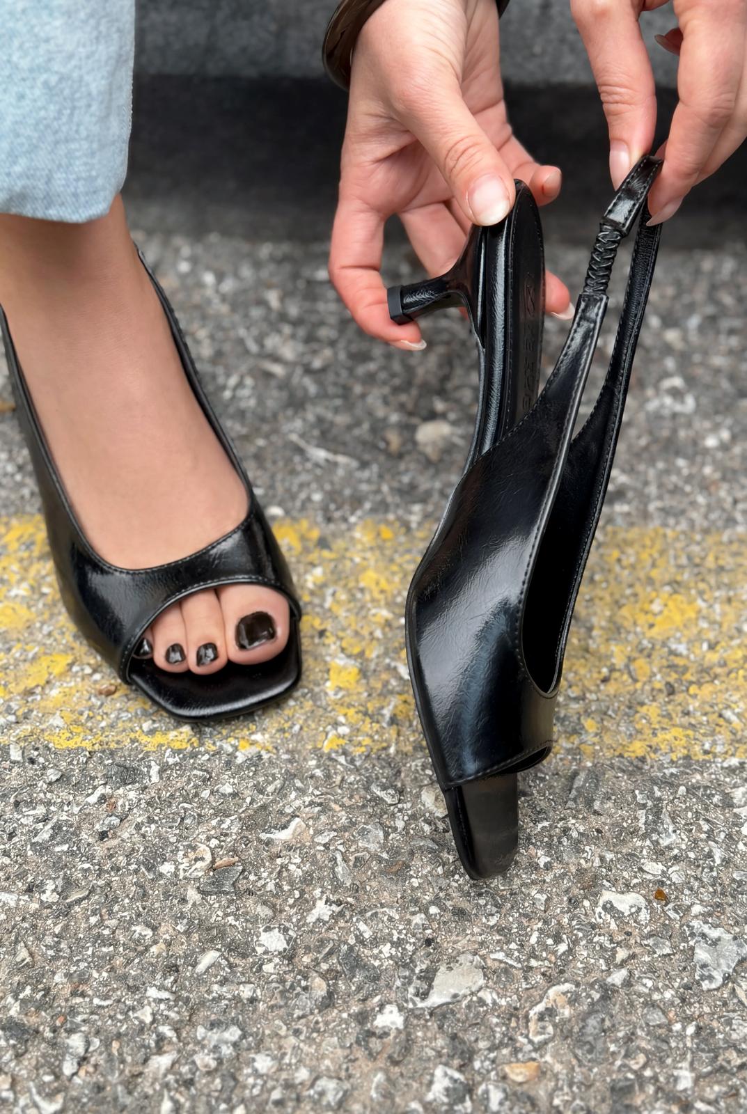 Velavo Topuklu Sandalet Siyah Kırışık Rugan - ILOVESHOES