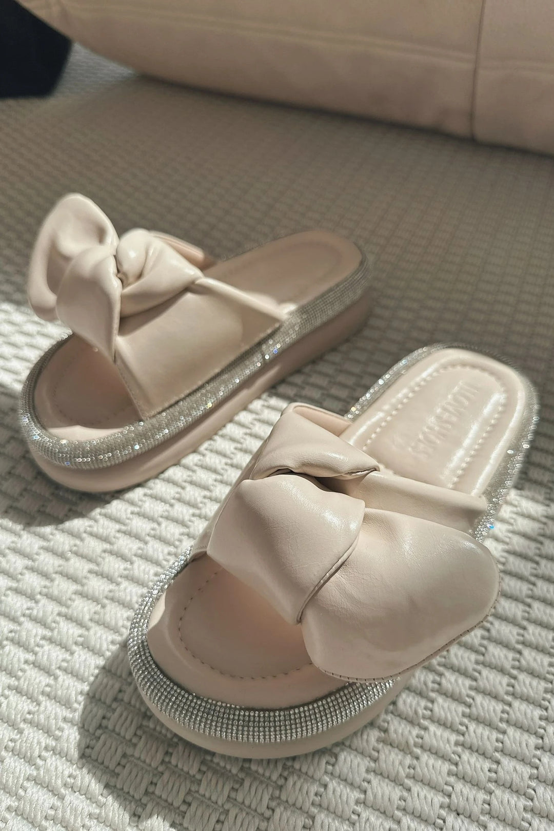 Monnet Mat Deri Kurdele Detaylı Kadın Terlik Bej - ILOVESHOES