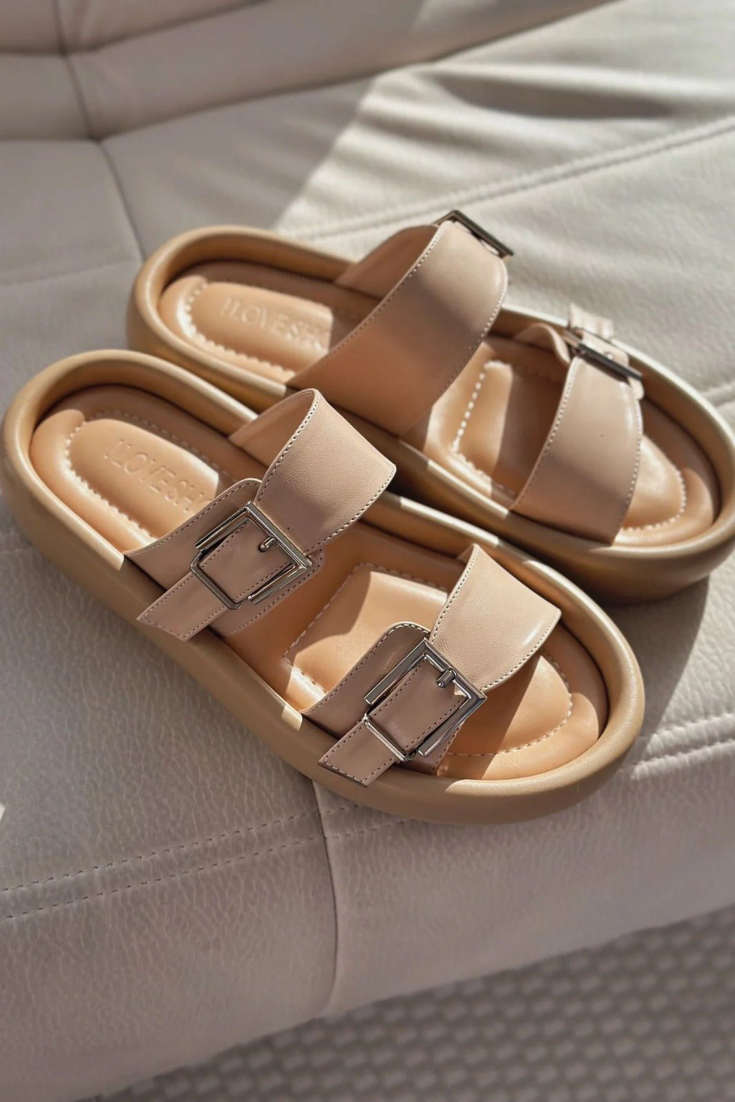 Tafens Mat Deri Nude Toka Detaylı Kadın Terlik - ILOVESHOES