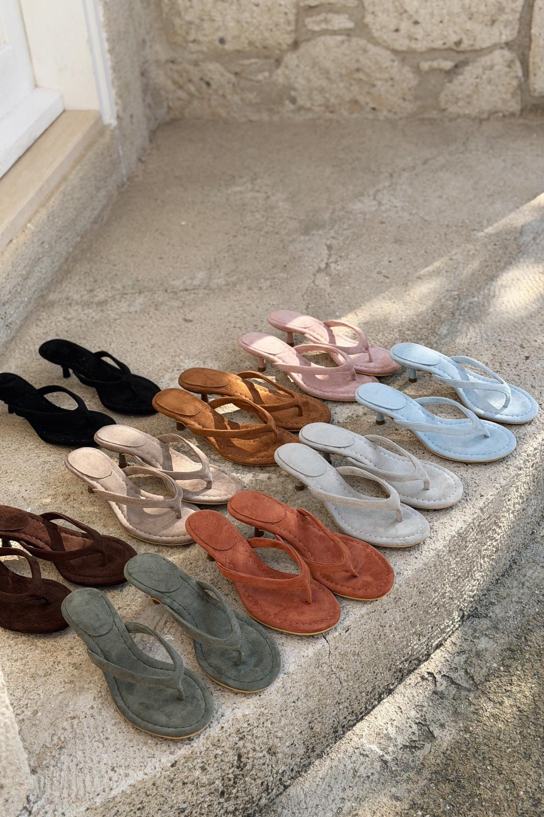 Arlene Topuklu Parmak Arası Terlik Haki Süet - ILOVESHOES