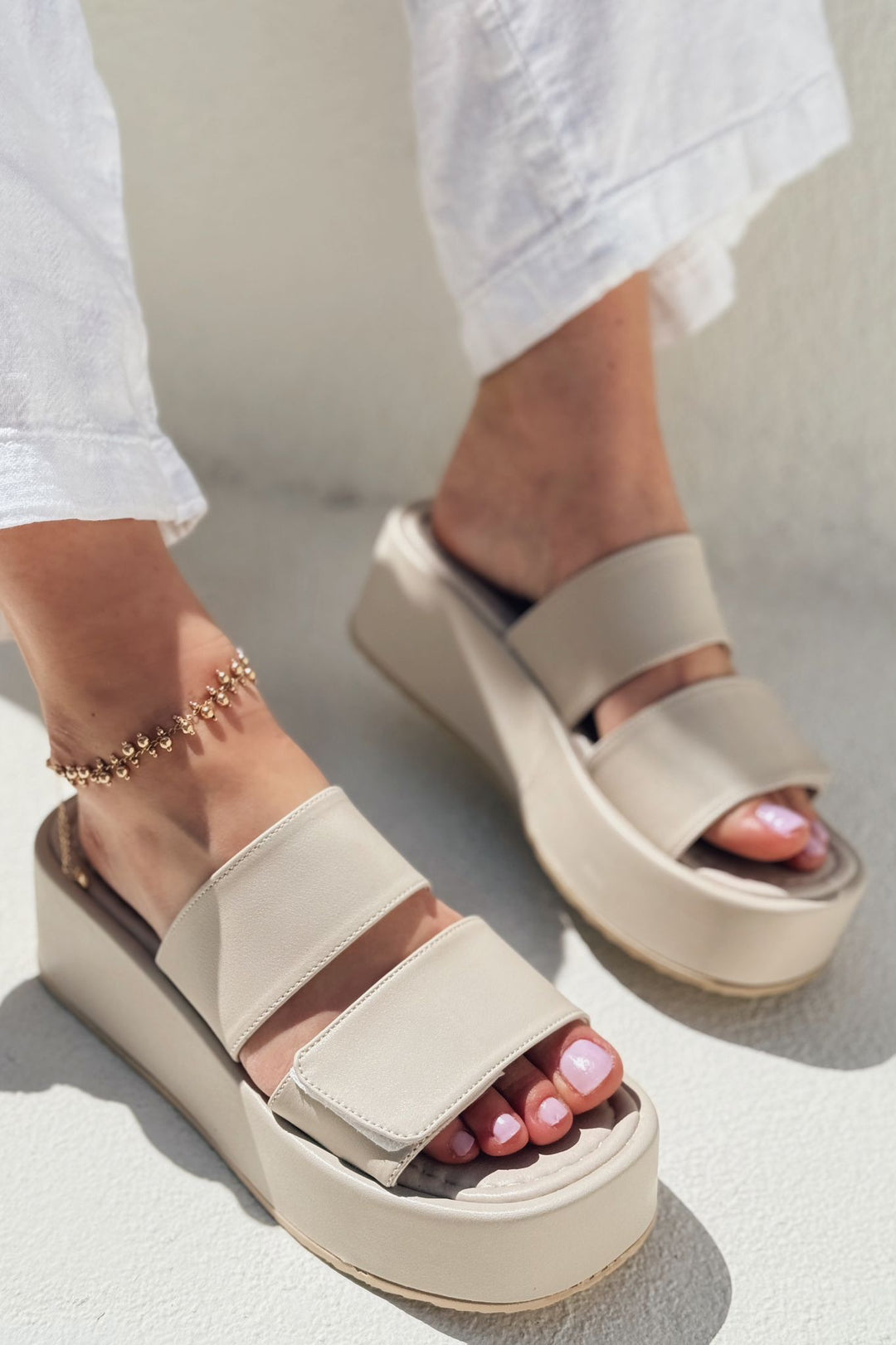 Morlin Mat Deri Bej Kalın Taban Kadın Terlik - ILOVESHOES