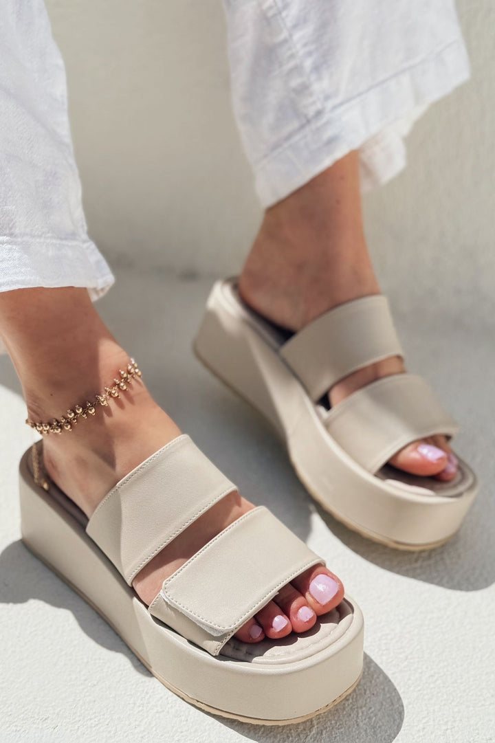 Morlin Mat Deri Bej Kalın Taban Kadın Terlik - ILOVESHOES