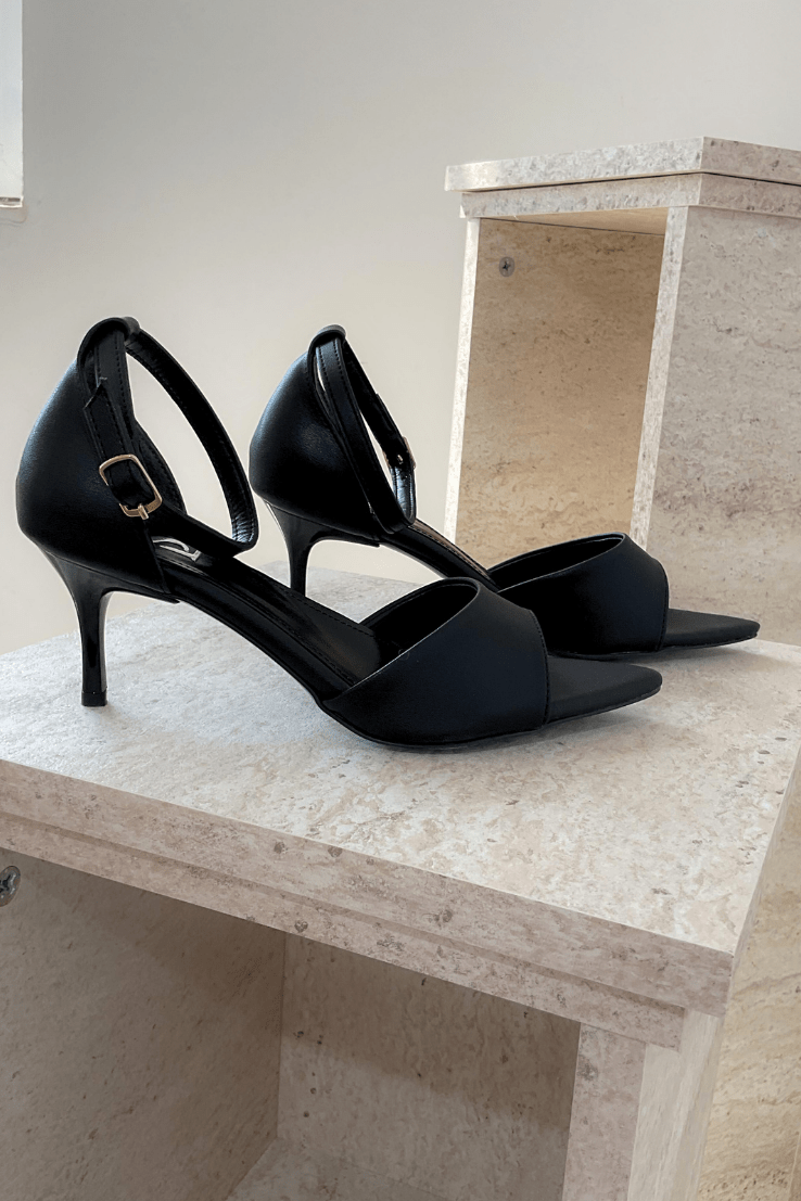 Roswed Mat Deri Toka Detaylı Sandalet Siyah - ILOVESHOES
