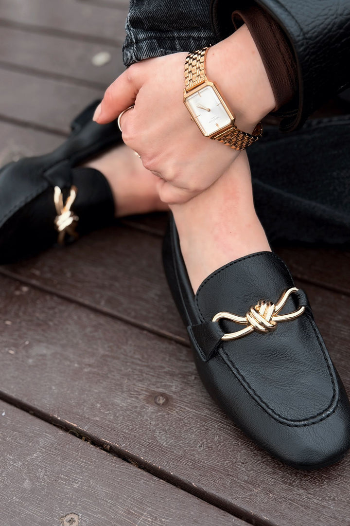 Avelis Kadın Loafer Siyah Mat Deri Fiyonk Detaylı - ILOVESHOES