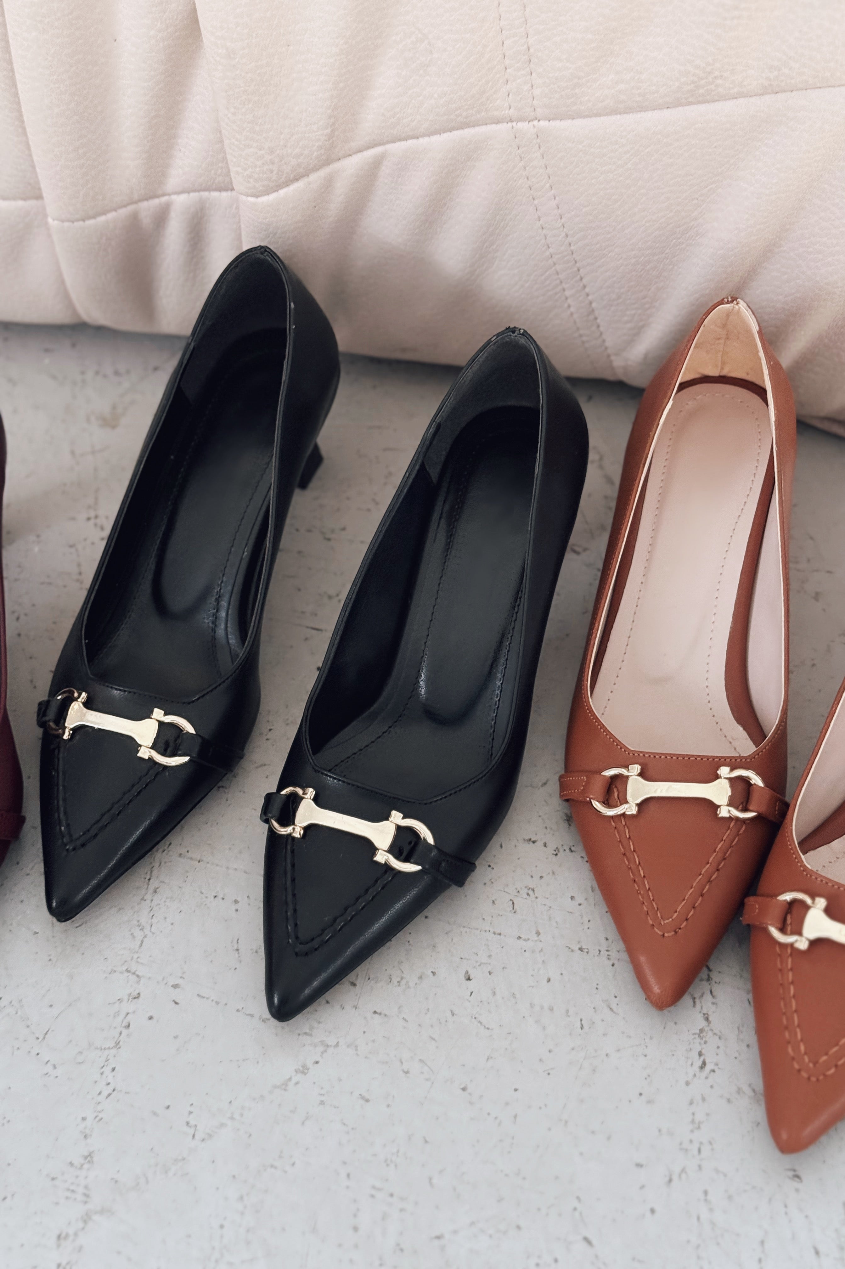 Maris Mat Deri Siyah Toka Detaylı Stiletto