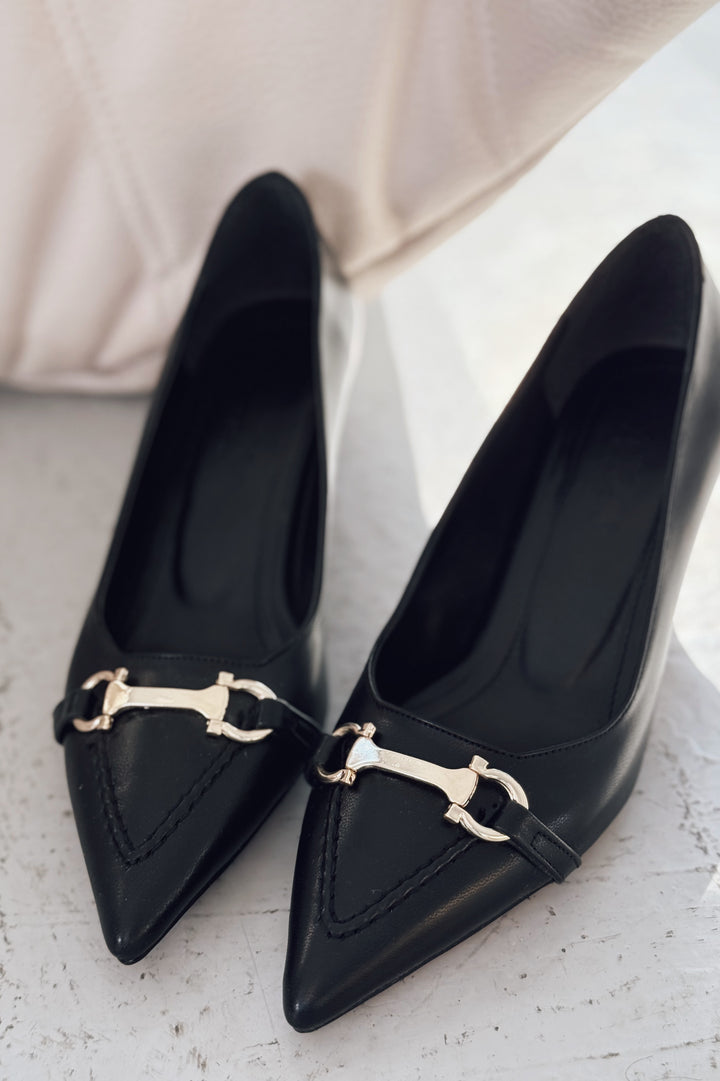 Maris Mat Deri Siyah Toka Detaylı Stiletto