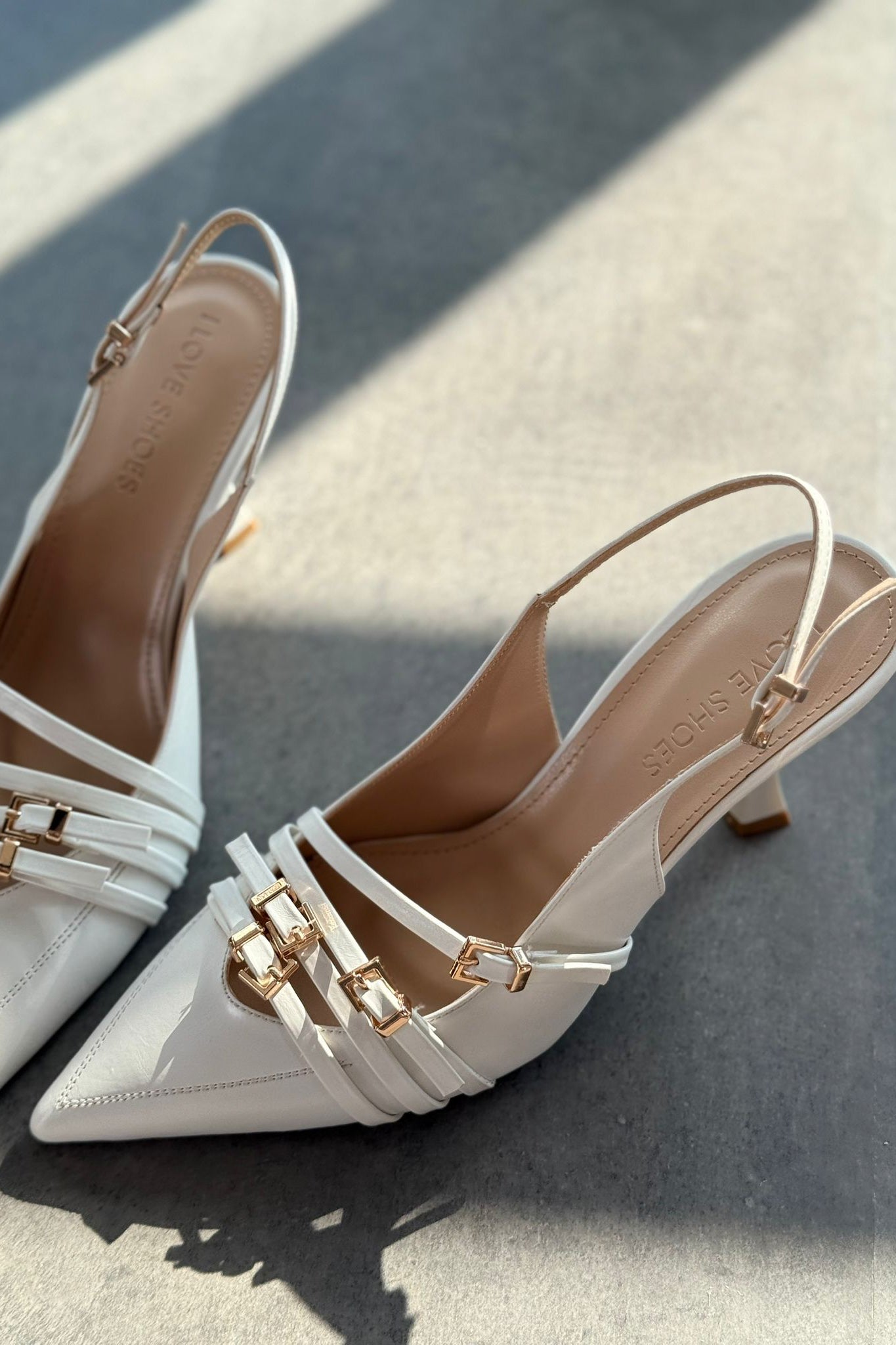 Veloro Mat Deri Toka Detaylı Beyaz Stiletto