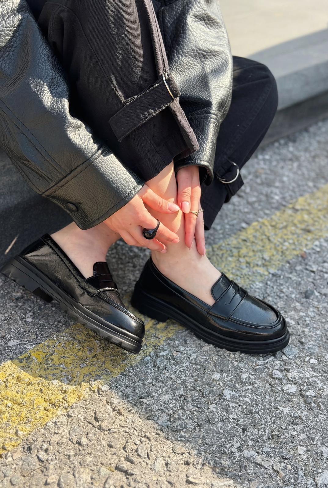 Kastrel Kasın Loafer Siyah Kırışık Rugan - ILOVESHOES