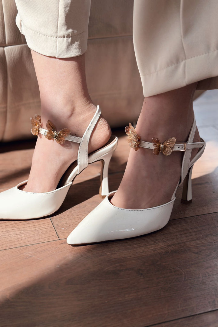 Senar Stiletto Beyaz Rugan Kelebek Detaylı - ILOVESHOES