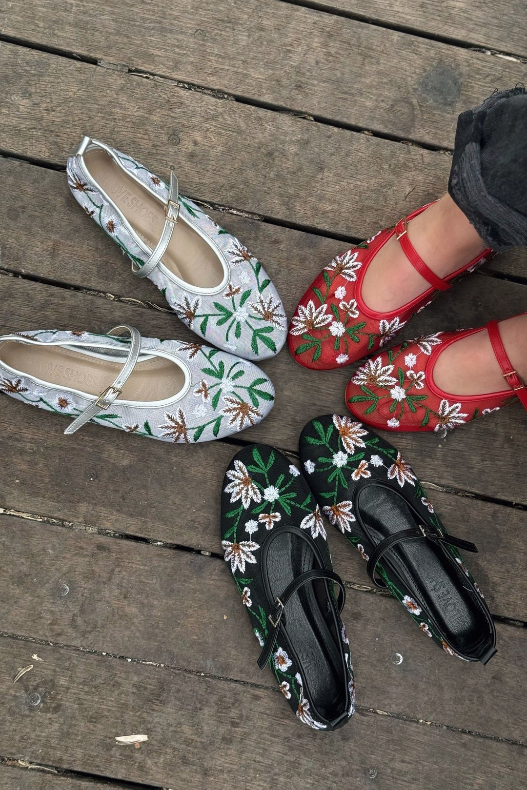 Krysol Nakış Detaylı Siyah File Babet