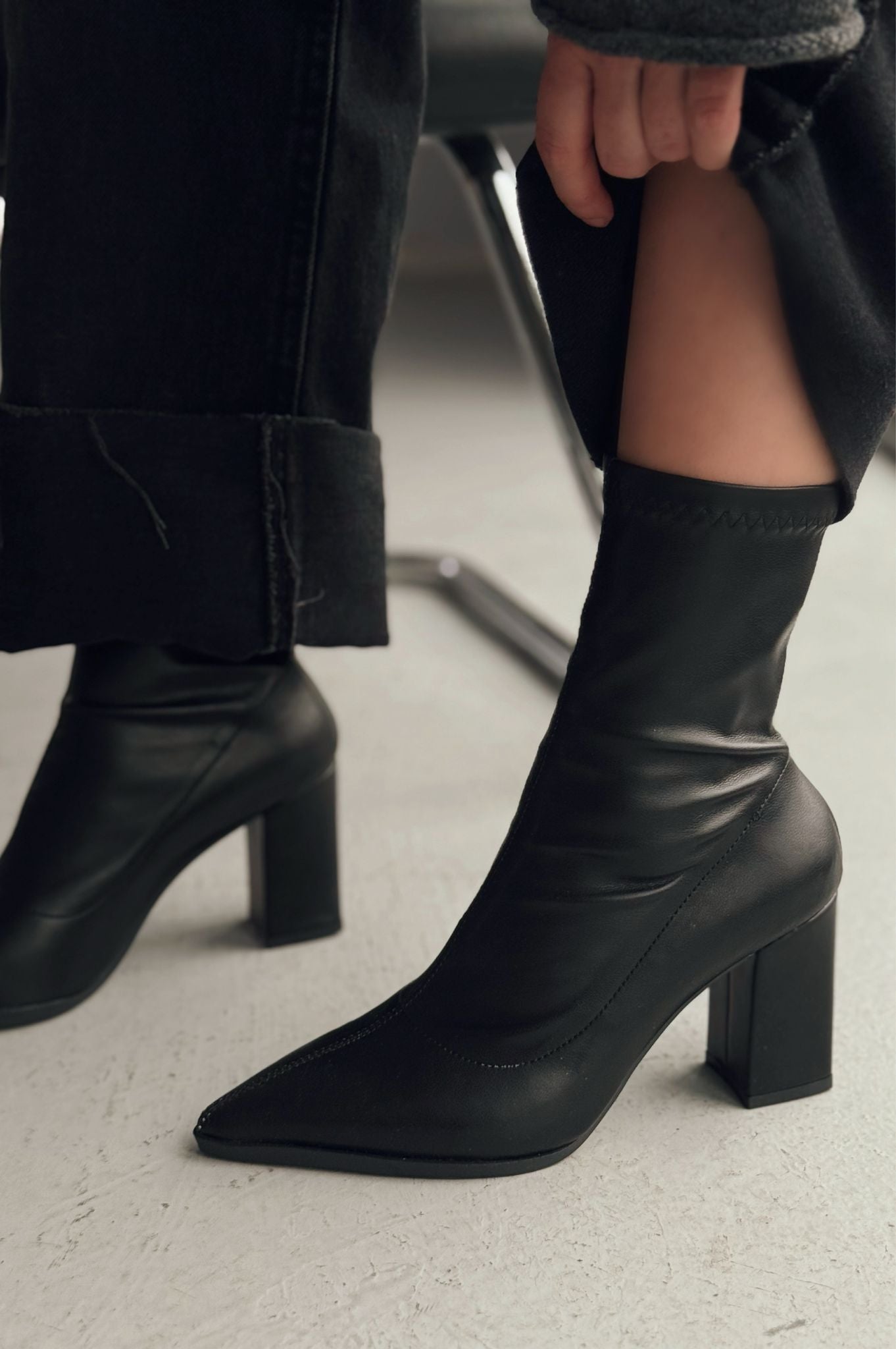Ardews Mat Deri Topuklu Çorap Bot Siyah - ILOVESHOES