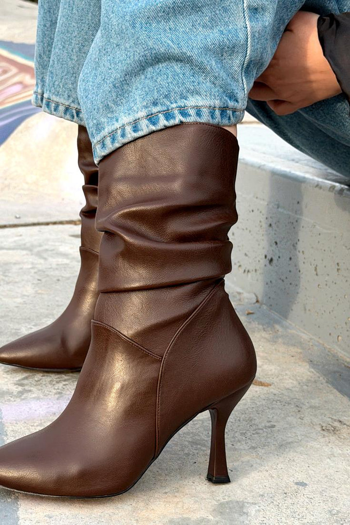 Brilora Kadın Topuklu Bot Kahverengi Süet Körüklü - ILOVESHOES