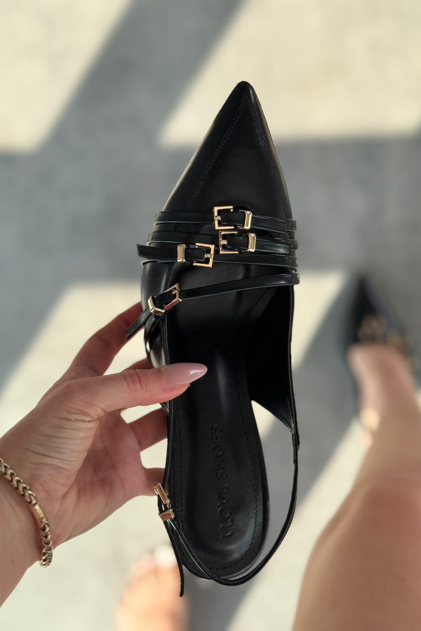 Veloro Mat Deri Toka Detaylı Siyah Stiletto - ILOVESHOES