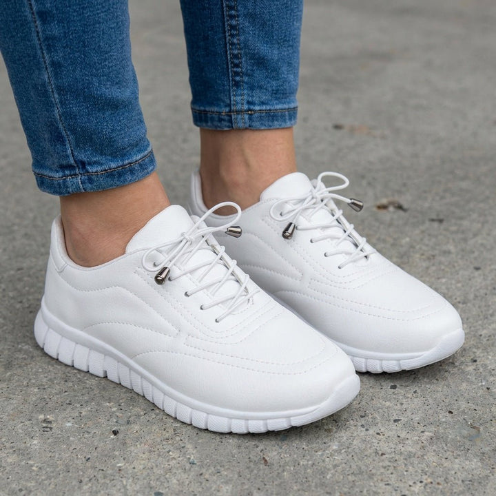 Camora Mat Deri Bağcık Detaylı Beyaz Kadın Spor Ayakkabı - ILOVESHOES