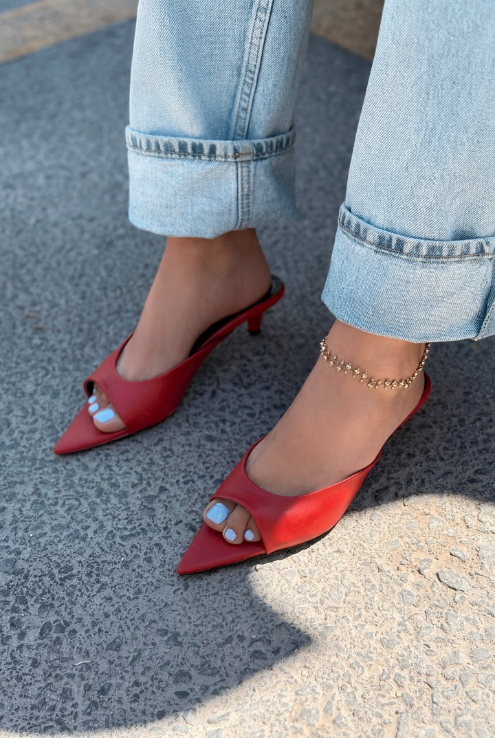 Boreni Kırmızı Mat Deri Kadın Topuklu Terlik - ILOVESHOES