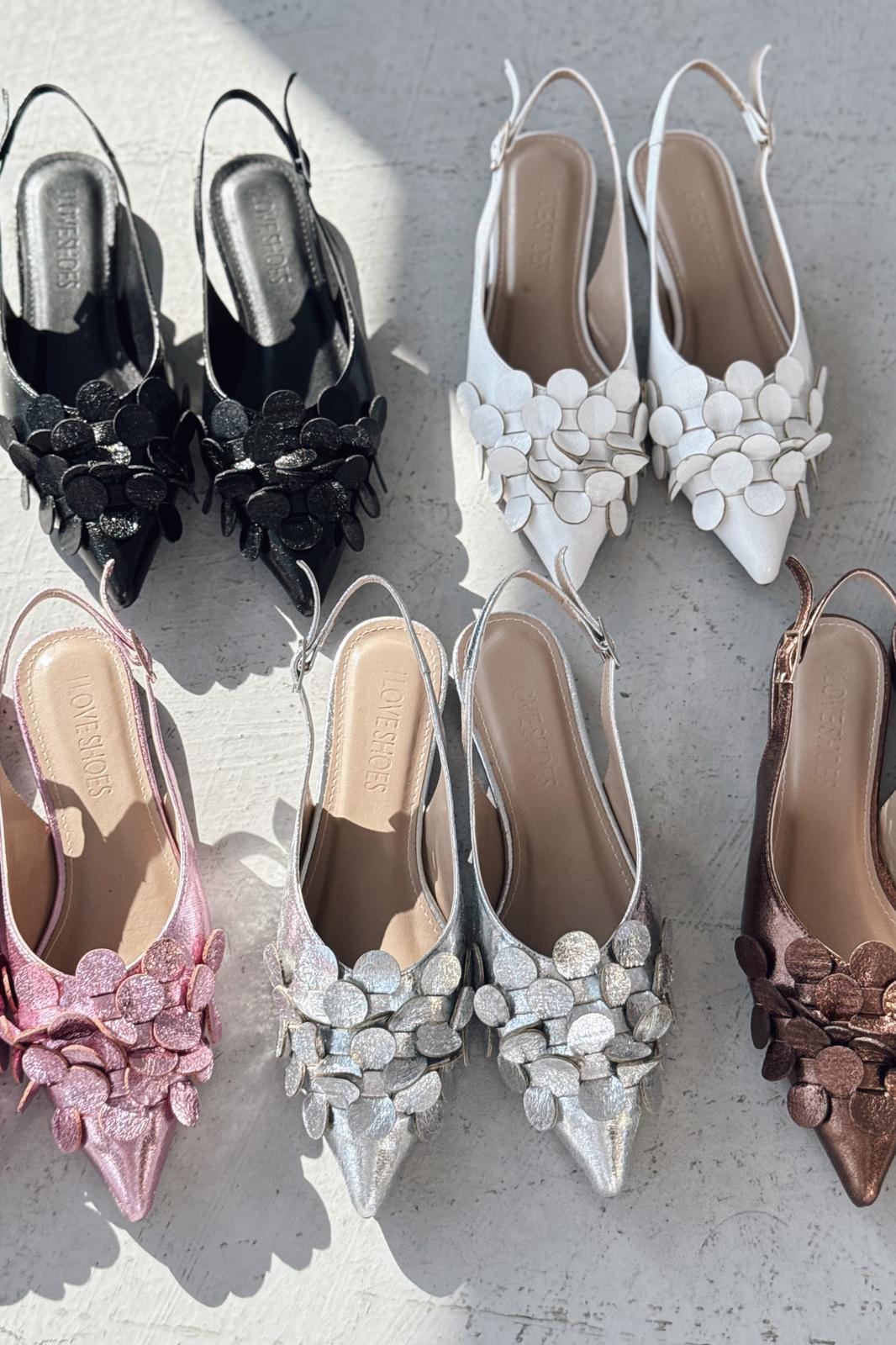 Monira Parlak Deri Gümüş Aplike Detaylı Babet - ILOVESHOES