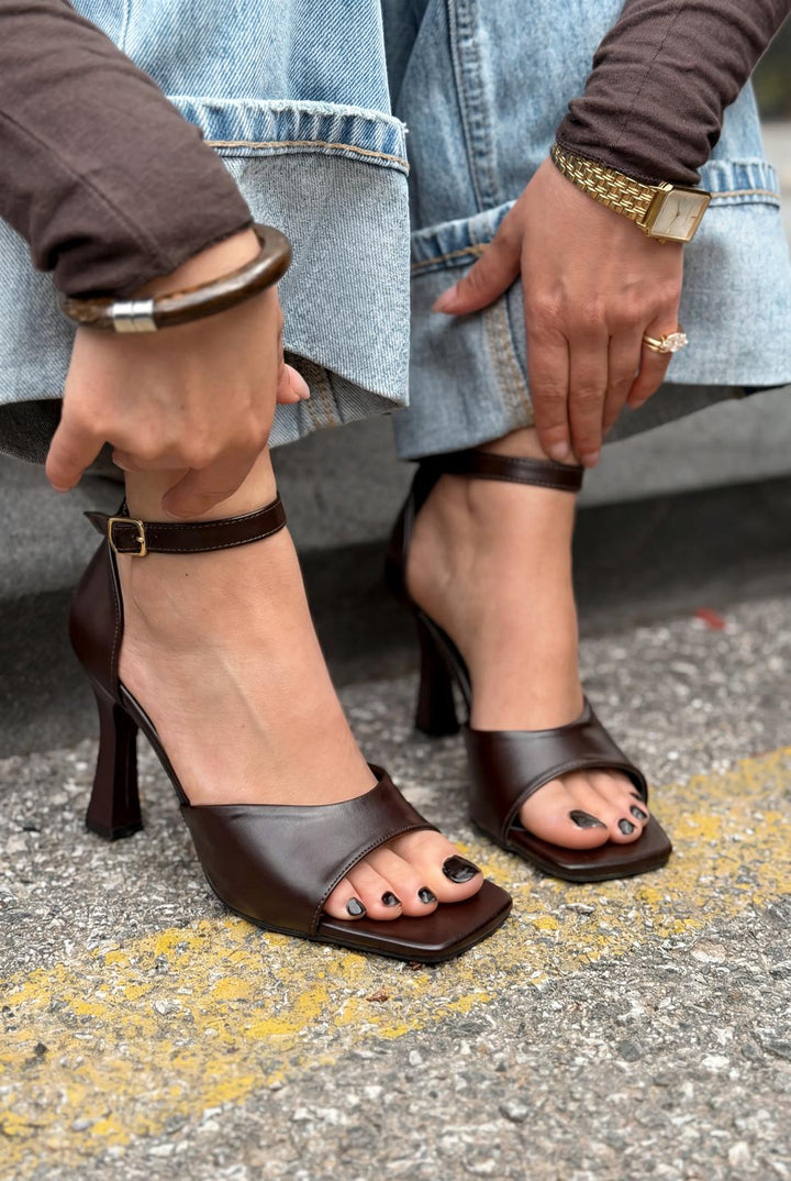 Arnel Acıkahve Mat Deri Kadın Topuklu Sandalet - ILOVESHOES