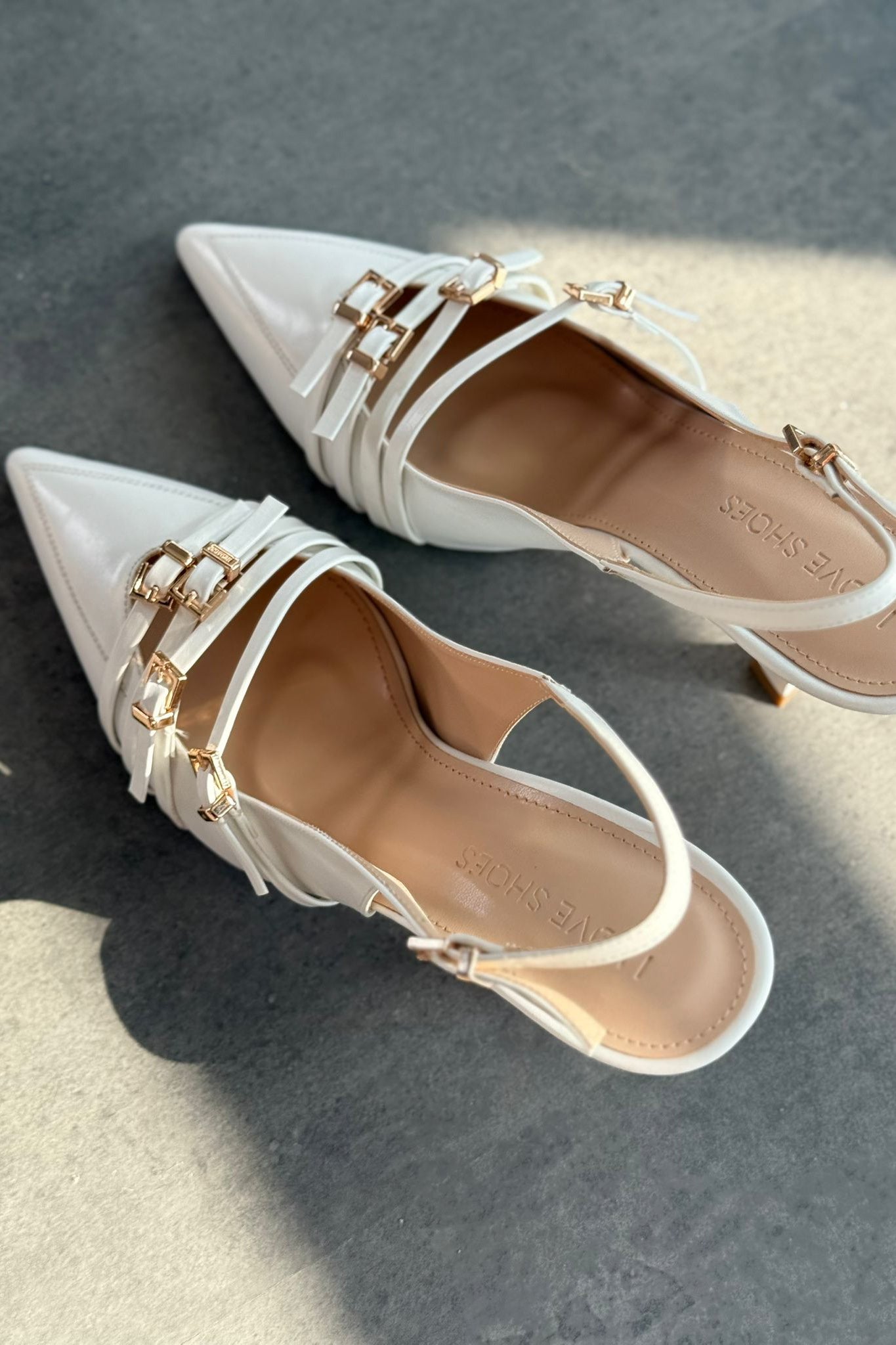 Veloro Mat Deri Toka Detaylı Beyaz Stiletto