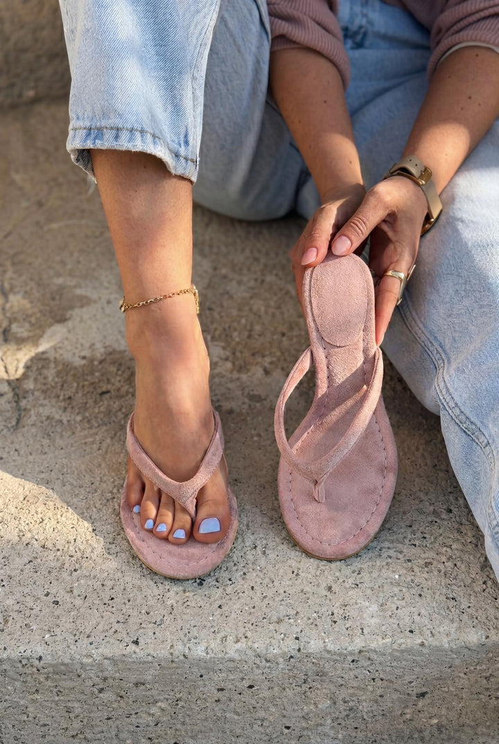 Arlene Topuklu Parmak Arası Terlik Pembe Süet - ILOVESHOES