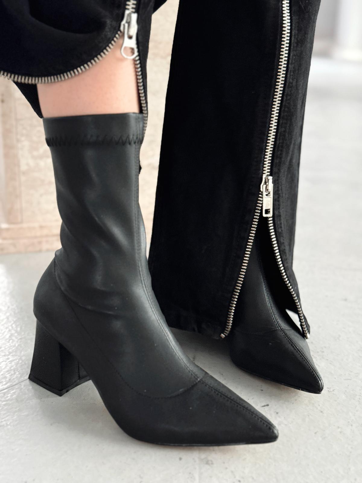 Nysea Kadın Topuklu Streç Bot Siyah Mat Deri - ILOVESHOES