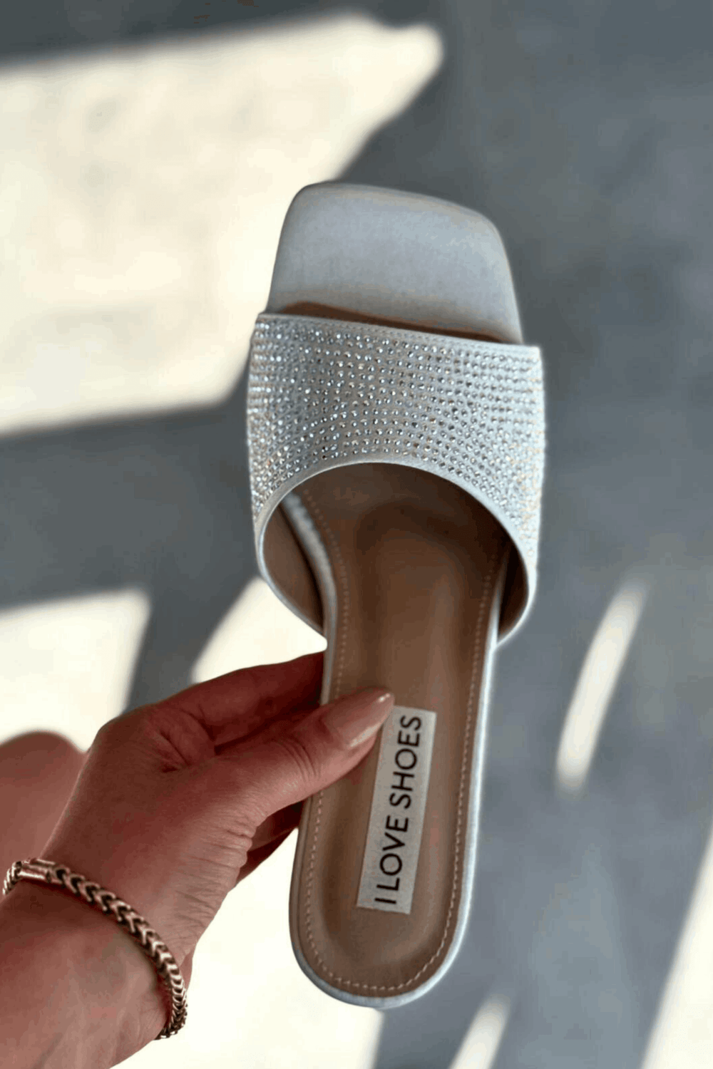 Norma Saten Gümüş Taş Detaylı Kalın Topuklu Terlik - ILOVESHOES