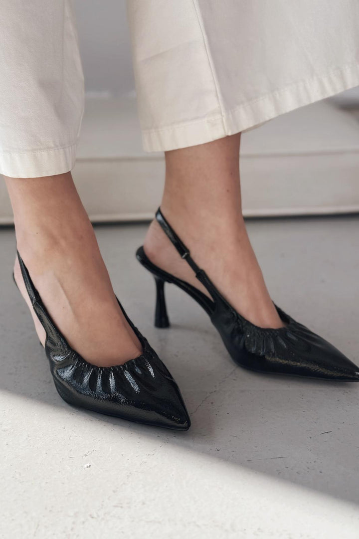 Naline Kırışık Rugan Siyah Kadın Ayakkabı - ILOVESHOES
