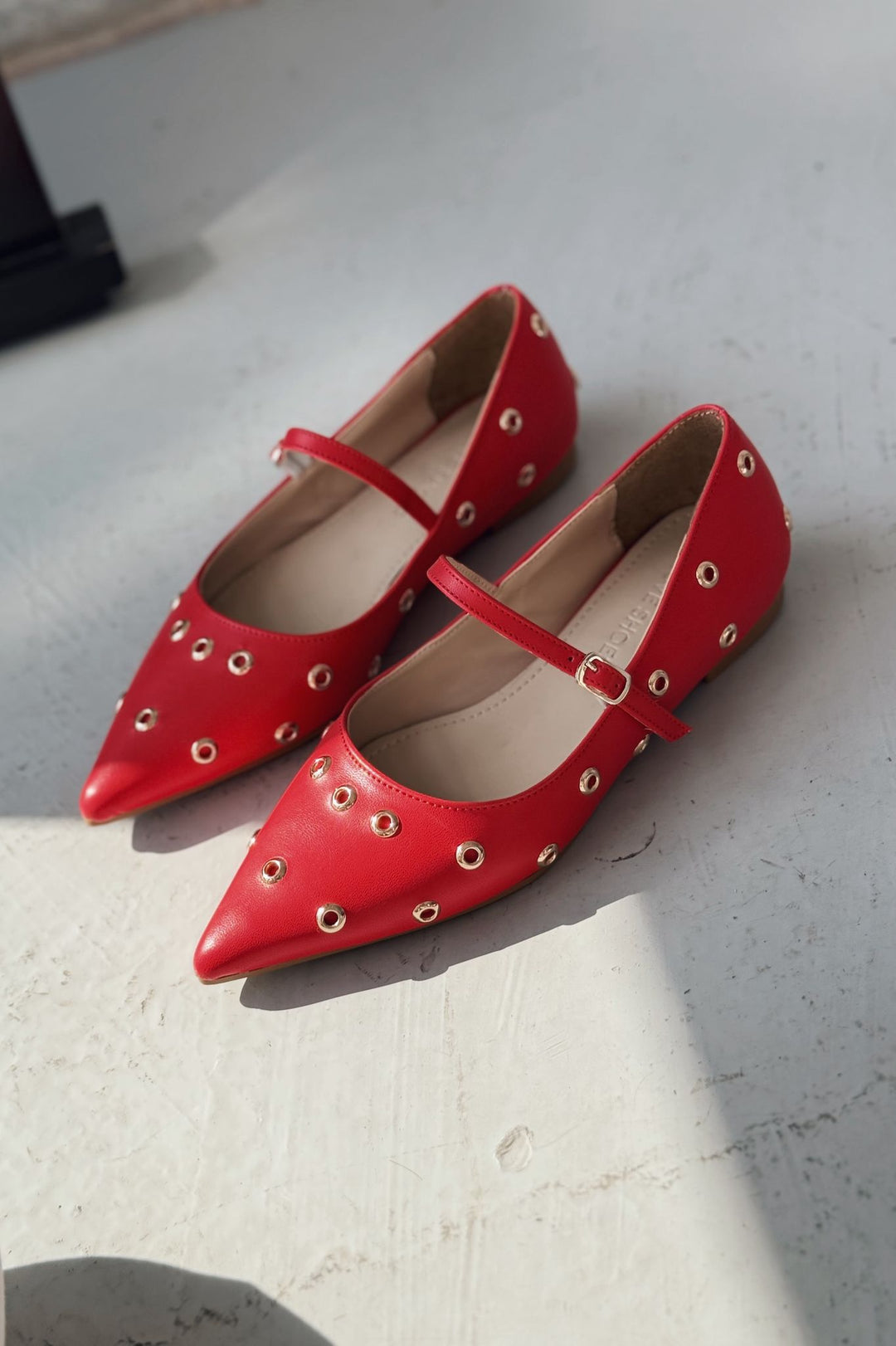 Zelix Mat Zımba Detaylı Kırmızı Kadın Babet - ILOVESHOES